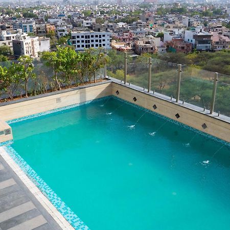 Hyatt Place Jaipur Malviya Nagar Экстерьер фото Swimming pool at the hotel