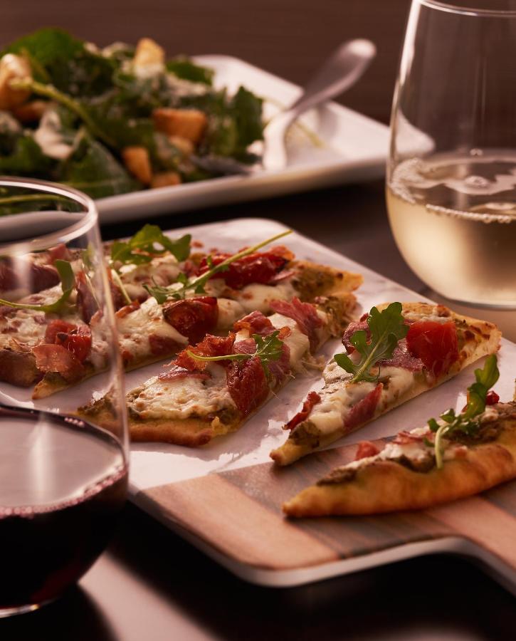 Hyatt Place Jaipur Malviya Nagar Экстерьер фото A flatbread with prosciutto and mozzarella