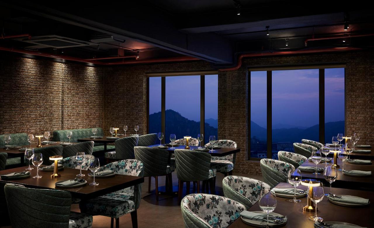Hyatt Place Jaipur Malviya Nagar Экстерьер фото The Peak Lounge